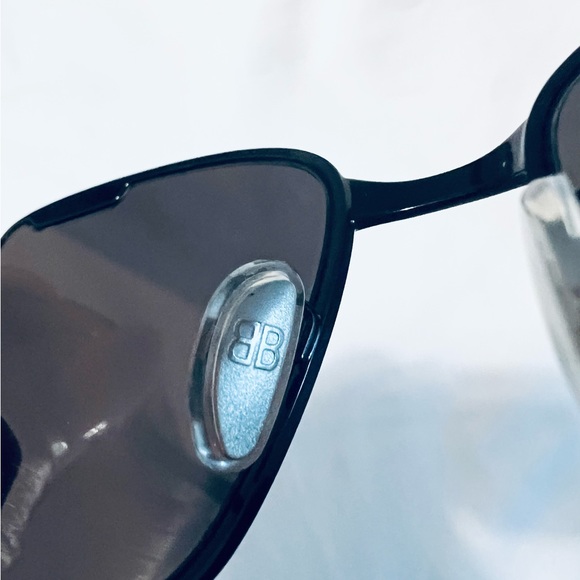 BALENCIAGA black butterfly sunglasses - Picture 3 of 11
